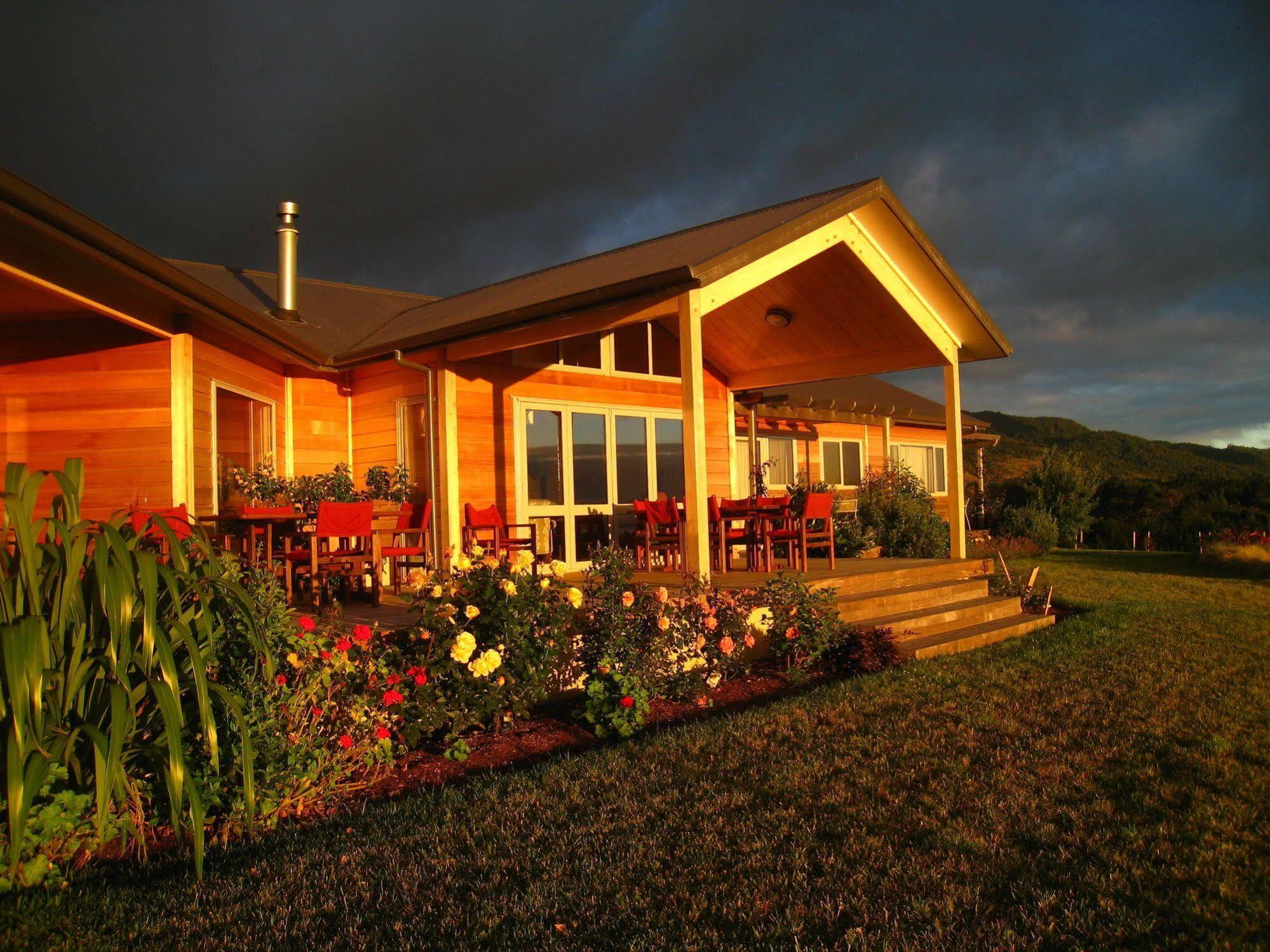 Kaimai Country Lodge Катикати Экстерьер фото