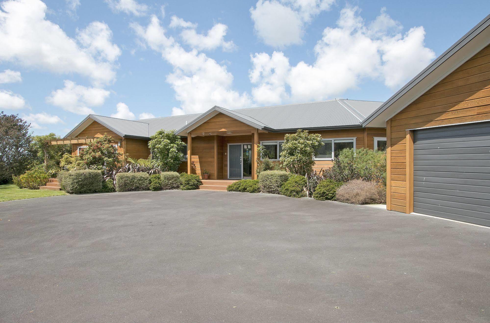 Kaimai Country Lodge Катикати Экстерьер фото